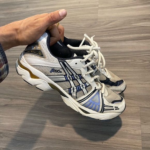 [SOLD] ASICS running shoes - Picture 4 of 7